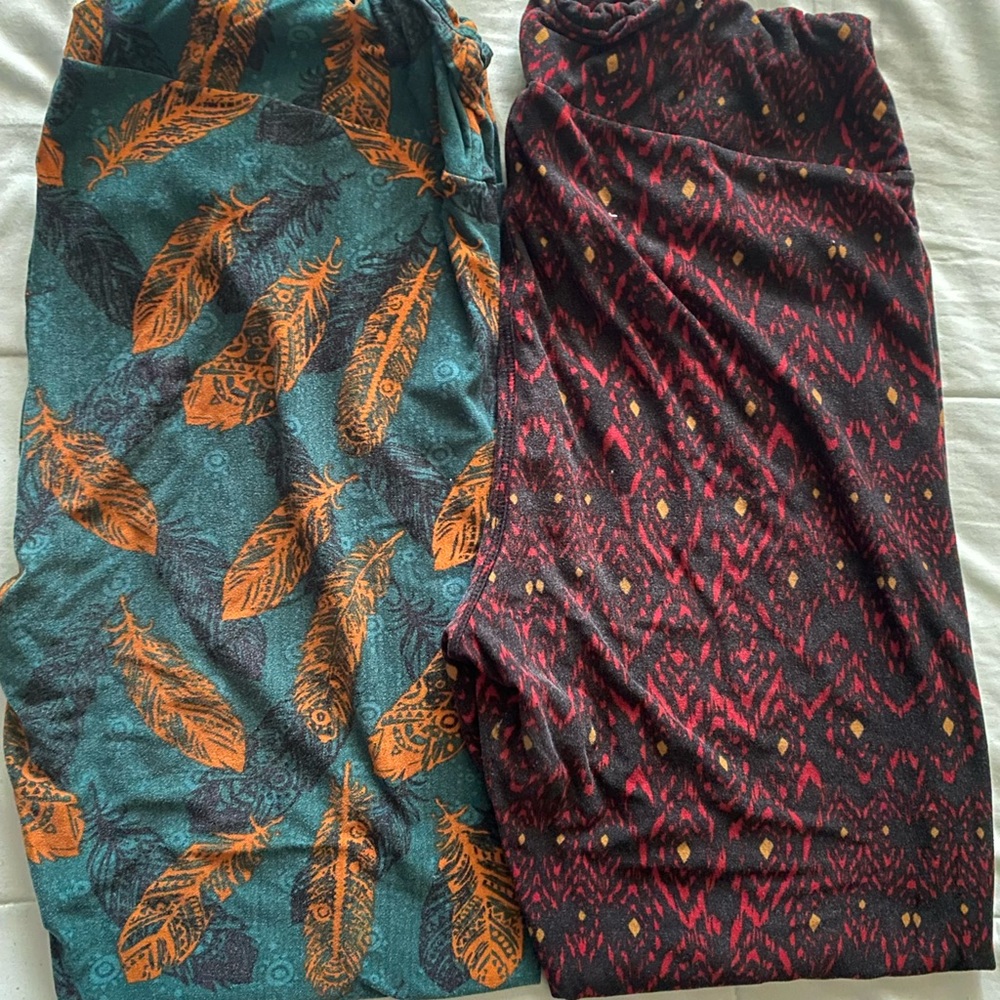 2 LuLaRoe leggings